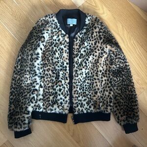Skies Are Blue Evereve Leopard Print Bomber Jacket